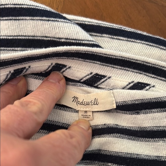 🎉SALE🎉Madewell Black and White Fitted Tee with Short Sleeves - Picture 6 of 10